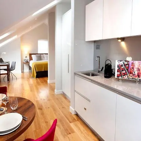 Hotell Merrion Hall 4*