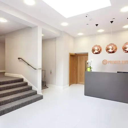 Merrion Hall Hotell 4*